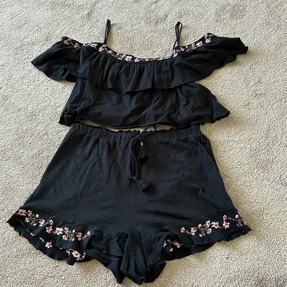 American Eagle Outfitters Other - American Eagle short and top set